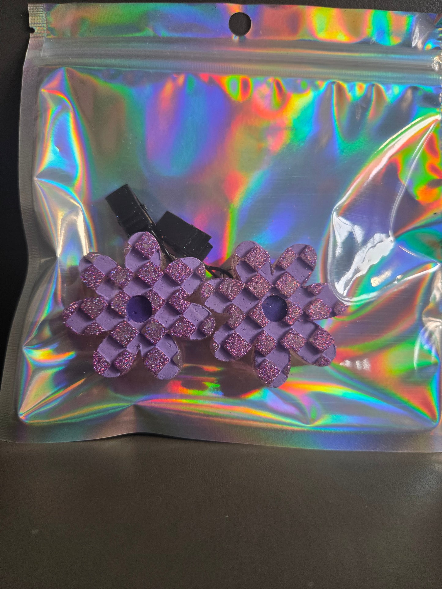 Check flower vent clips